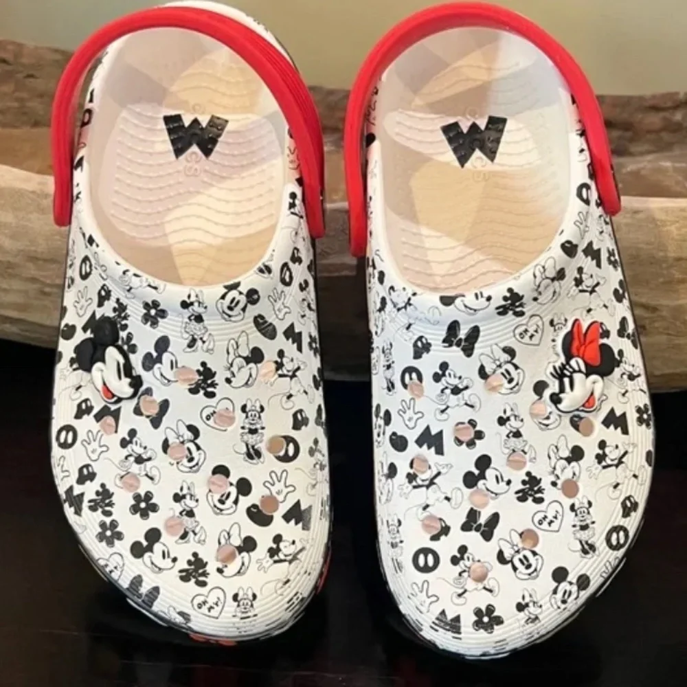 Minnie Mouse Crocs